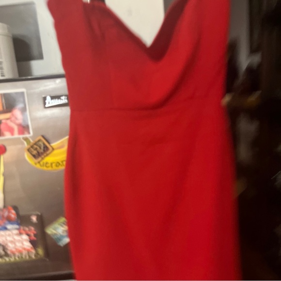 Victoria Beckham red dress for and flare 4 - Picture 2 of 5